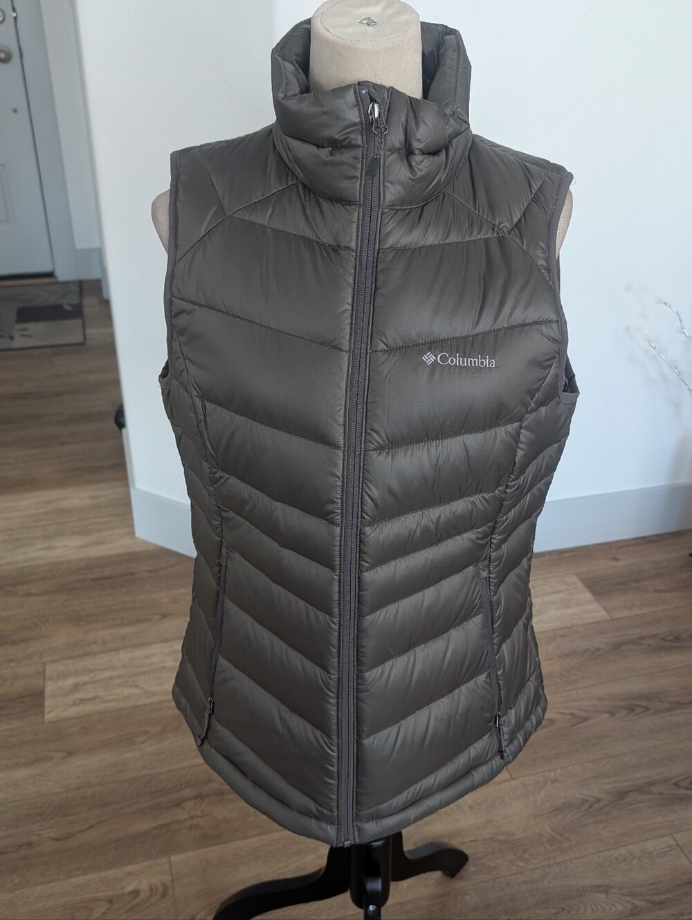 Columbia Women's Olive Gray Packable Down Vest